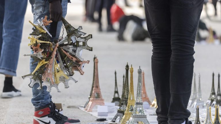 as Paris 2024 approaches, street vendors are in the sights of the police headquarters