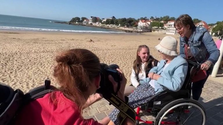 at 100 years old, she realizes her dream of seeing the sea again