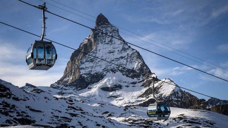 controversy surrounding a ski slope dug into a glacier for the World Cup