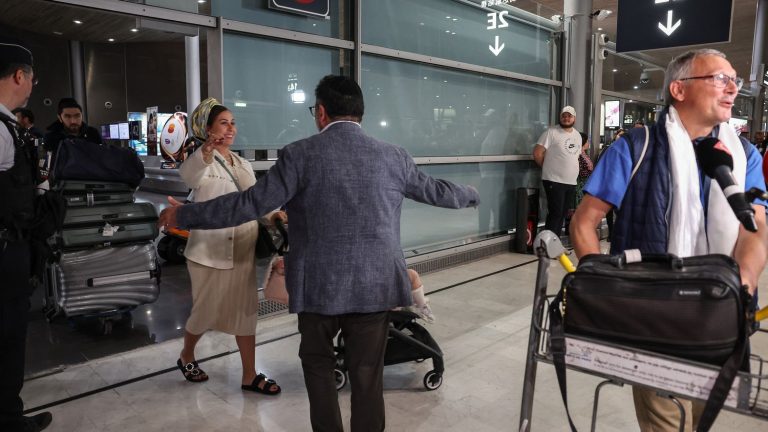 emotion and “relief” upon the arrival in Paris of the first repatriation flight of French nationals