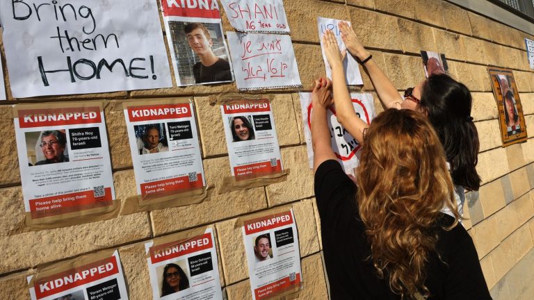 families of Franco-Israeli hostages arrived in Paris to “make themselves heard”