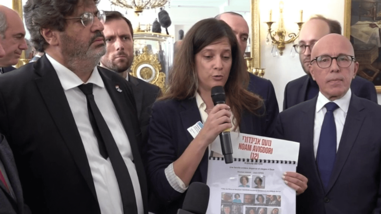 families of Franco-Israeli hostages meet elected officials in Paris