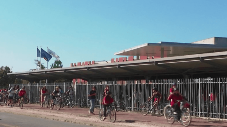 in Saint-Jean-d’Illac, the college where cycling is king