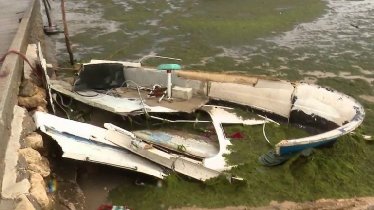 more than 200 boats blown away by the wind