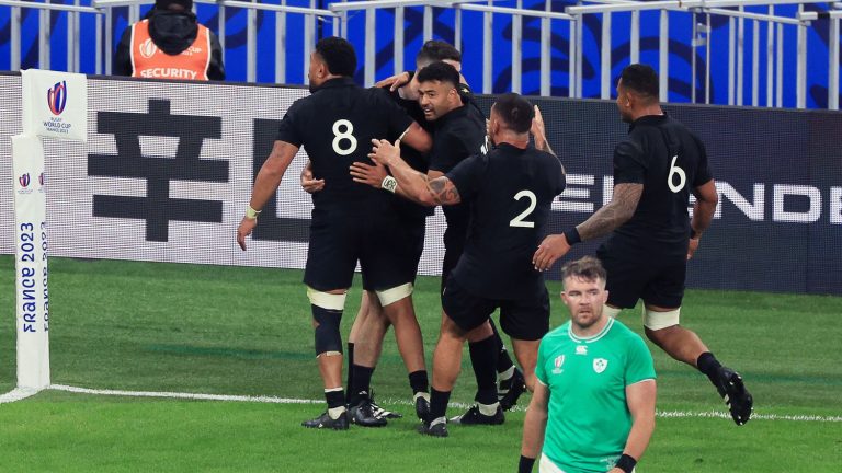 the All Blacks tame the Irish after a peak of intensity and qualify for the semi-finals (28-24)