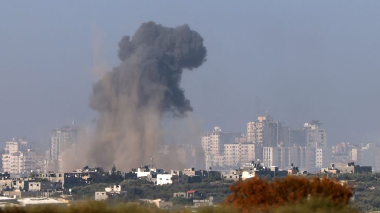 the despair of a Gaza resident under Israeli bombs