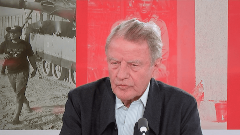 the international community has “abandoned the Palestinian problem”, believes Bernard Kouchner