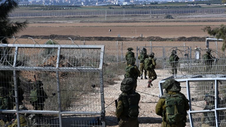 the security barrier “was not made to withstand a war” denounce Israelis