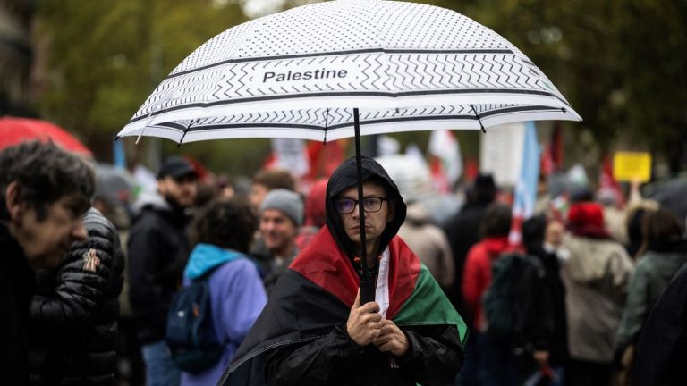 19,000 pro-Palestine demonstrators marched in Paris according to the prefecture, 60,000 according to the CGT