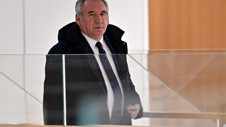 30 months suspended prison sentence and 70,000 euros fine required against François Bayrou