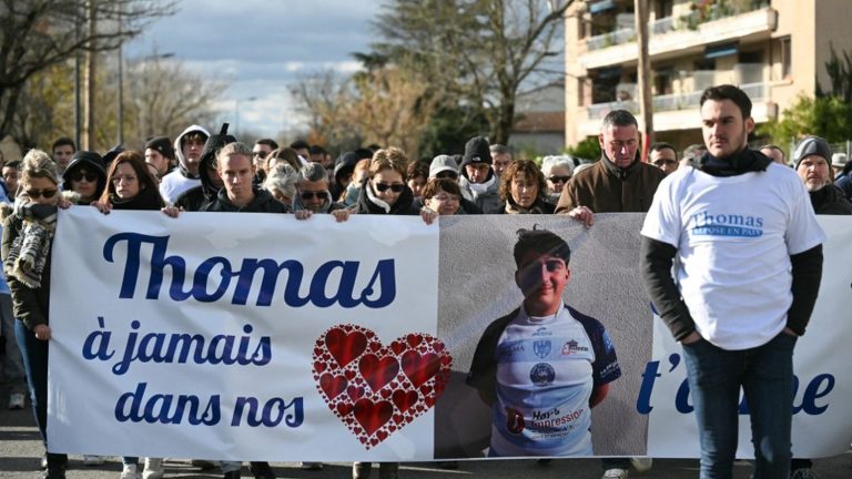 6,000 people gathered at the white march in Romans-sur-Isère, according to the prefecture