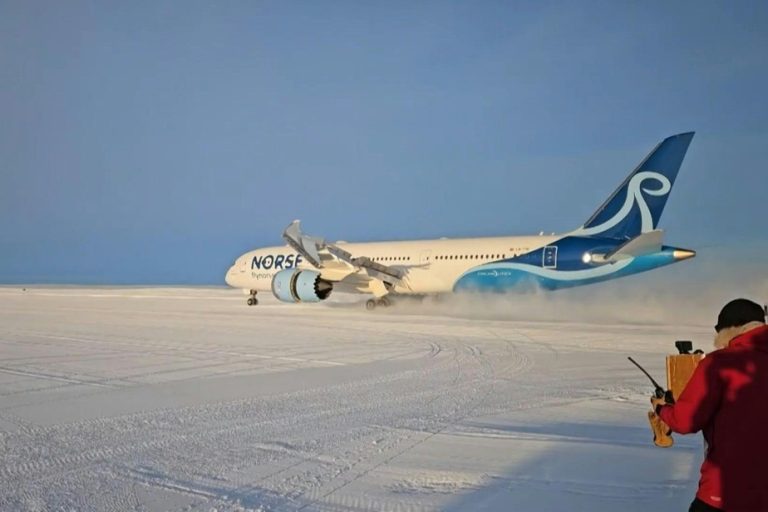 A Boeing 787 lands for the first time in Antarctica