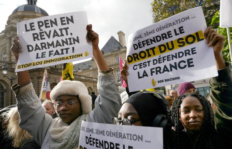 A new law on immigration in France, the 30th since 1980!