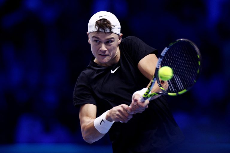 ATP Finals |  Holger Rune wins after Stefanos Tsitsipas abandons