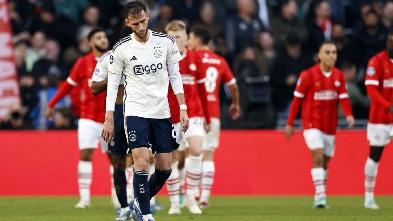 Ajax Amsterdam, last in the Dutch championship, sinks a little deeper into crisis