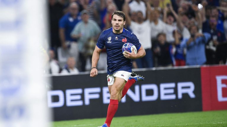 Antoine Dupont tries the adventure of rugby 7 at the Olympic Games