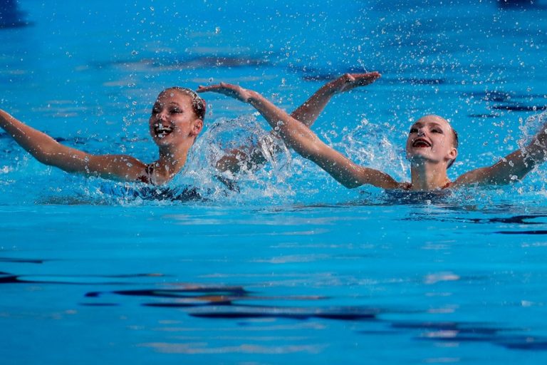 Artistic swimming |  Promising debut for Audrey Lamothe and Olena Verbinska