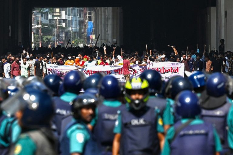 Bangladesh |  Hundreds of textile factories close in the face of anger from thousands of workers