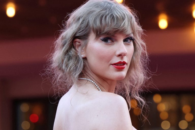 Billboard |  Taylor Swift sets new chart records