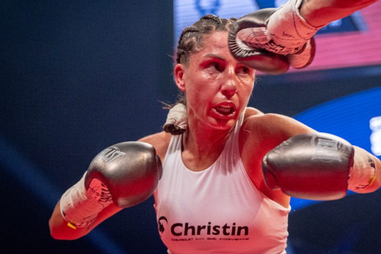 Boxing |  Kim Clavel’s “little tears”