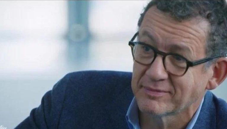 Dany Boon lets loose in the middle of an interview on France 2