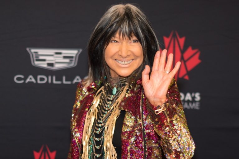 Doubt about its indigenous origins |  Buffy Sainte-Marie responds to CBC