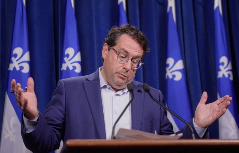 Drainville grants reprieve to English-speaking school boards