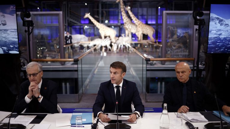 Emmanuel Macron announces the construction of a ship for the polar seas