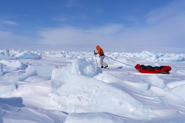 Excerpt from the book The Call of Antarctica |  Loneliness in the polar zone