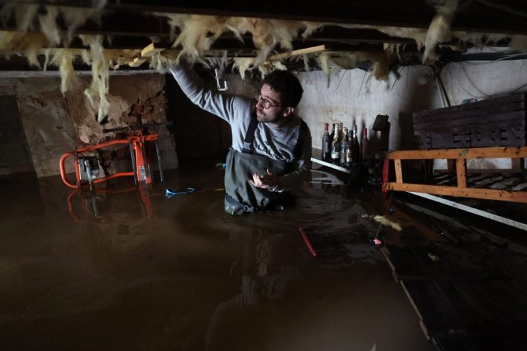 Floods |  The inhabitants of Pas-de-Calais exhausted