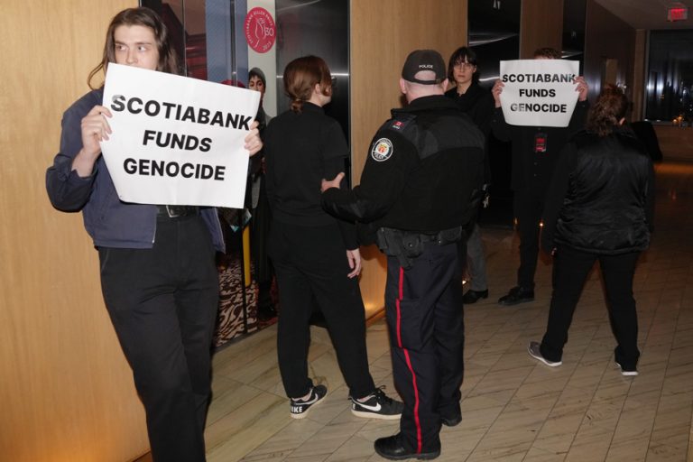 Giller Prize |  Anti-Israel protesters interrupt ceremony