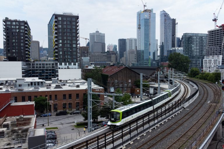 Griffintown |  Without a REM station, users want to have a bus again