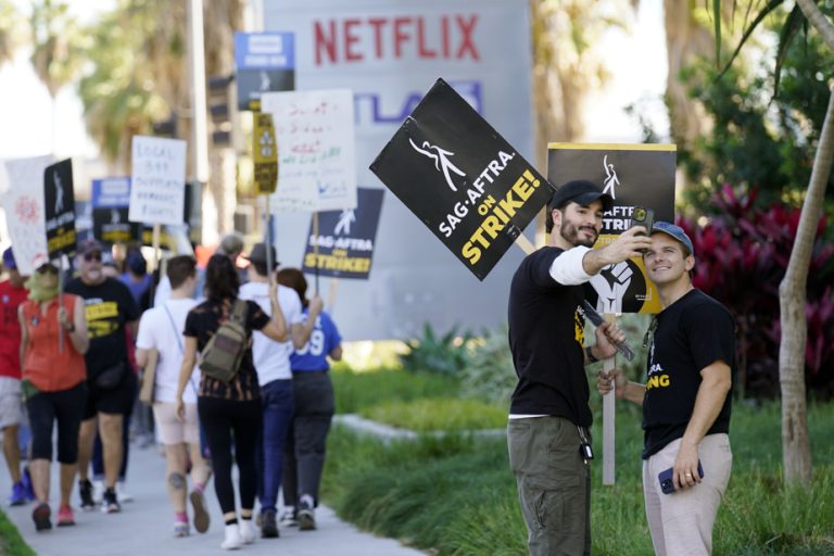 Hollywood actors and studios agree to end strike