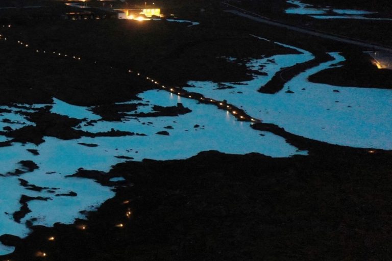 Iceland |  The “Blue Lagoon” site closed due to risk of eruption