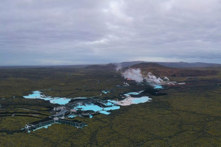 Iceland |  The town of Grindavik evacuated for fear of a volcanic eruption