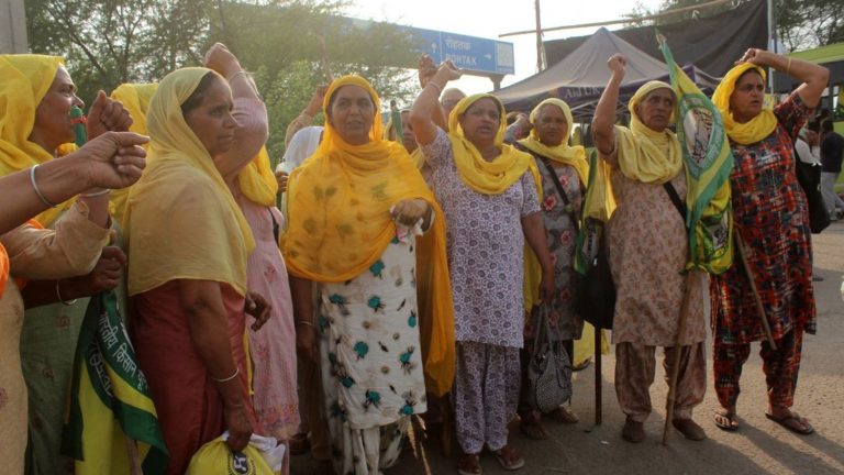 In India, a radio station campaigns for the emancipation of women