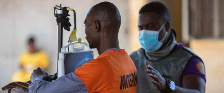 In a prison in Mozambique, artificial intelligence to track tuberculosis