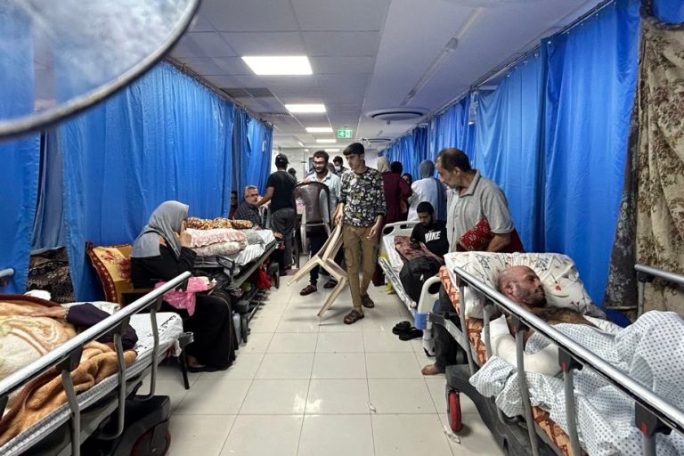 Israel and Hamas at war |  In Gaza’s al-Chifa hospital, thousands of civilians trapped