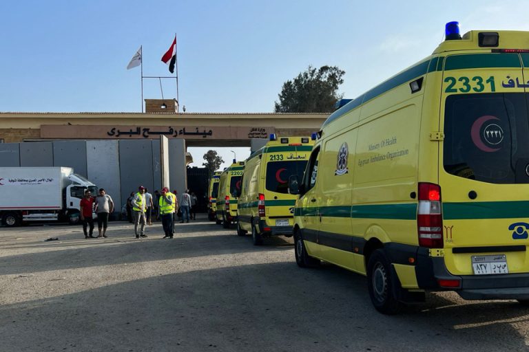 Israel and Hamas at war, day 26 |  First wounded and foreigners evacuated from the Gaza Strip