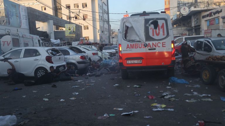 Israel confirms having targeted an ambulance, “used” according to it by Hamas