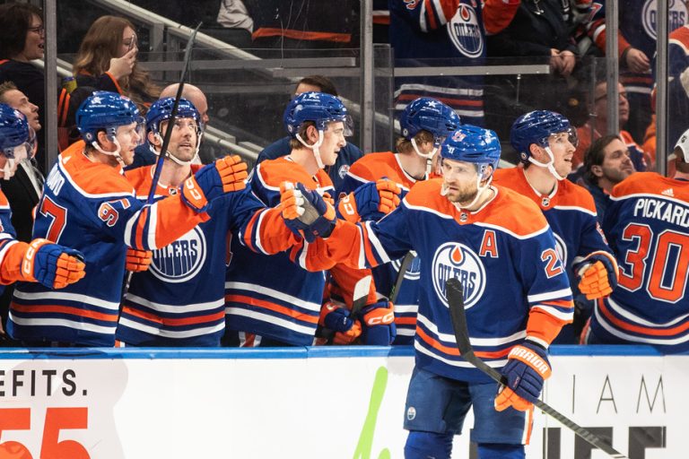 Monday Night in the NHL |  Leon Draisaitl scores 4 points in Oilers’ 4-1 win over Islanders