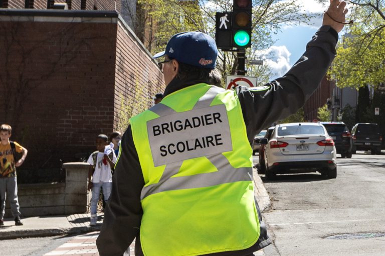 Montreal ensures that crossing guards will be paid, regardless of the duration of the strike