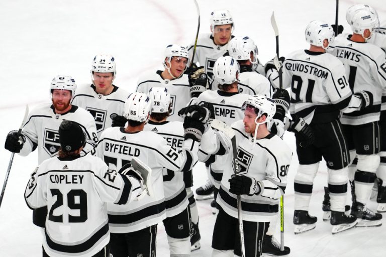 NHL |  The Kings would play two preparatory games in Quebec