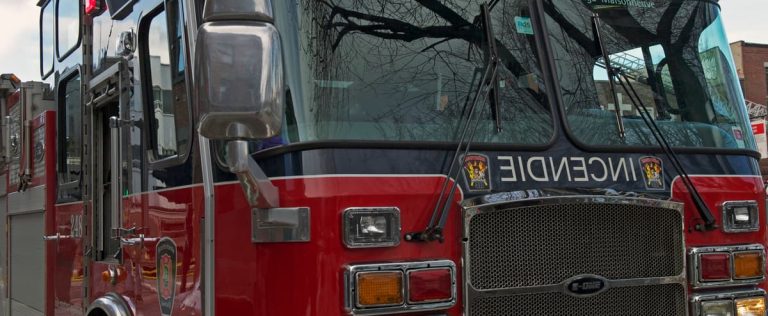 One injured in fire at commercial building in Montreal