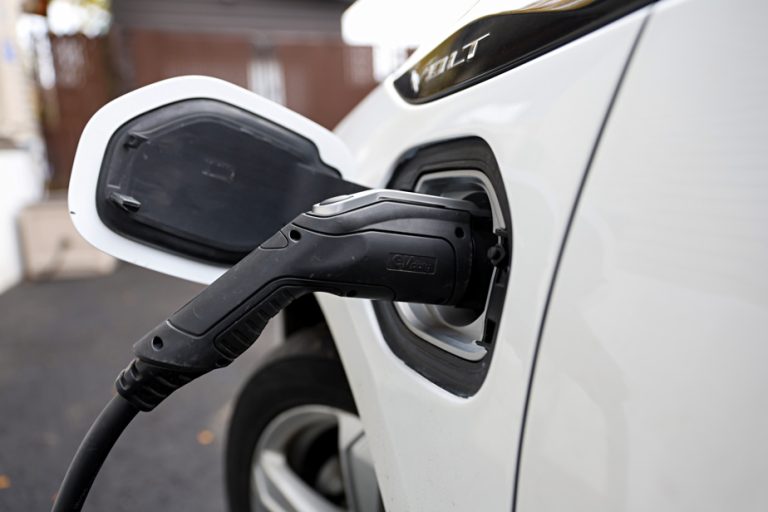 Ottawa has concentrated its charging stations in three provinces