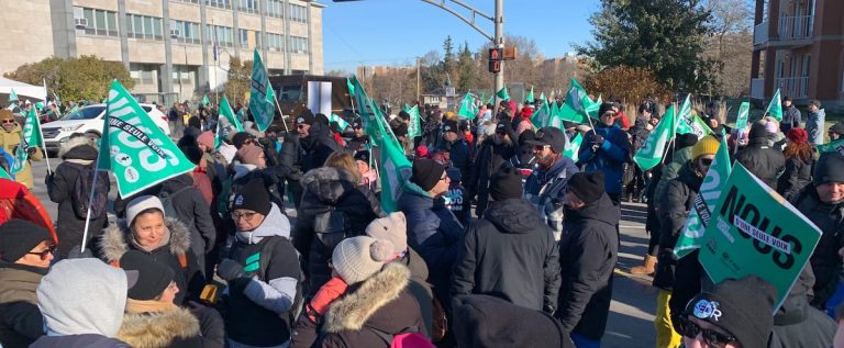 [PHOTOS] Common Front strike: thousands of teachers in the streets in Quebec