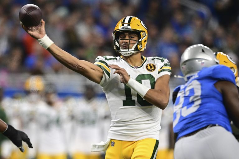 Packers 29 — Lions 22 |  Jordan Love throws three touchdown passes in victory