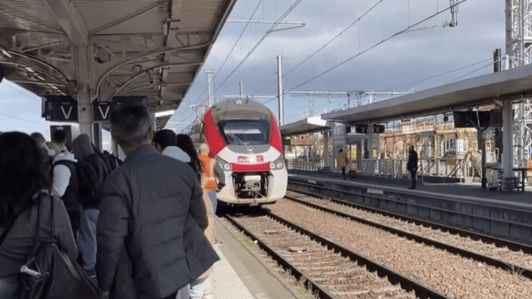 Paris-Toulouse passengers stranded for one night on a train