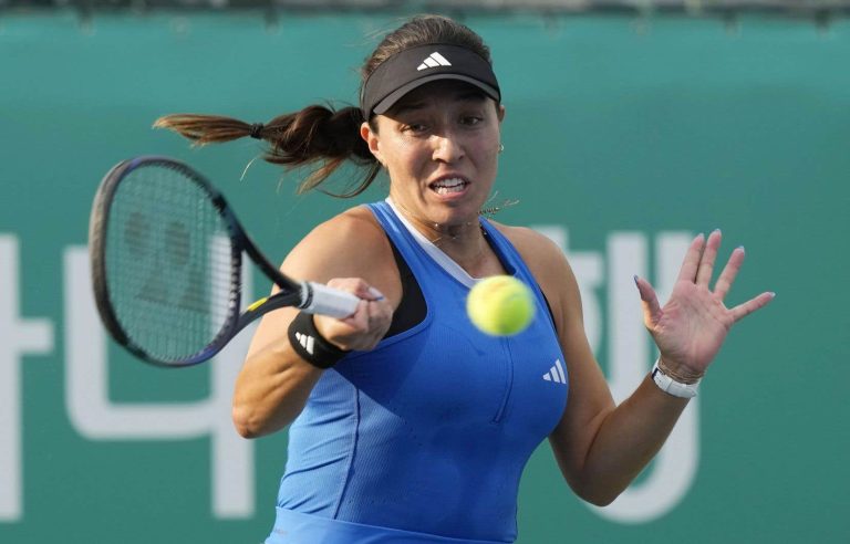 Pegula defeats Sabalenka in Cancún