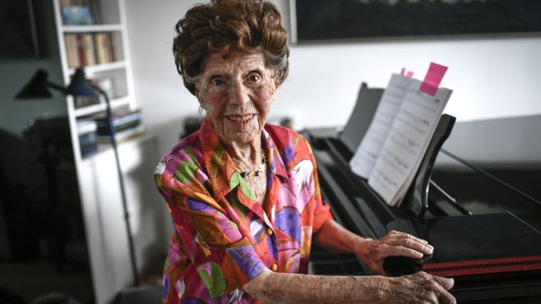 Pianist Colette Maze, who became the darling of social networks at 100, died at the age of 109